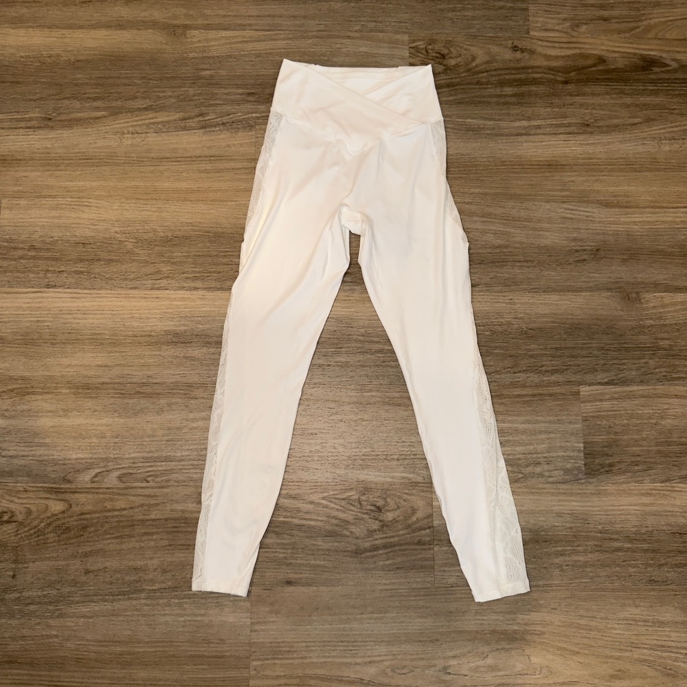 Halara Softlyzero Crossover Lace Back Pocket Yoga Leggings White S 7/8 NWT